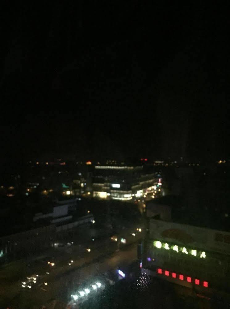 Jinan Yuquan Simpson Hotel Dış mekan fotoğraf